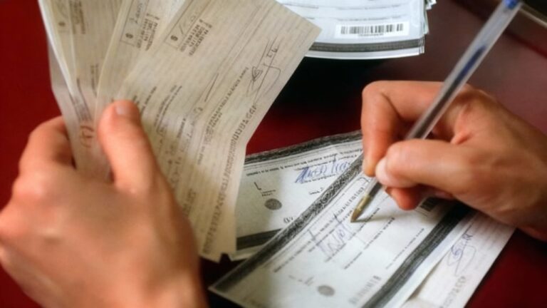 Aumento de cheques sin fondos: Análisis del BCRA sobre su impacto en la cadena de pagos 3 El BCRA informó que aumentaron los cheques sin fondos y analizó su impacto en la cadena de pagos