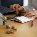 El crédito en pesos cayó en enero y solo los hipotecarios le ganaron a la inflación