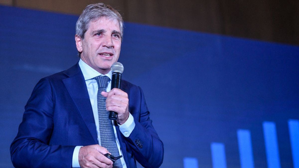 Luis Caputo revela la tienda de ropa importada que elige para vestirse