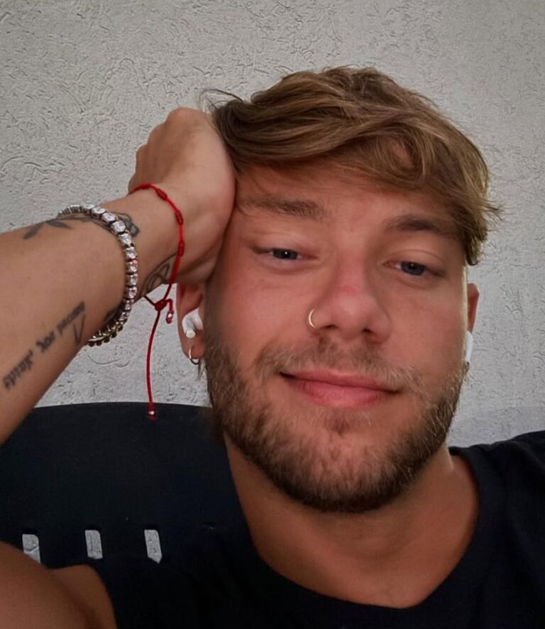 Salió Nacho Castañares, entró Mica Viciconte