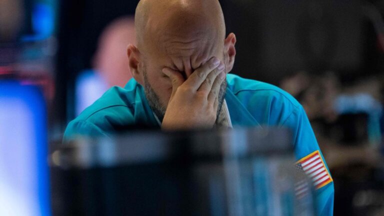 El riesgo país trepa a 516 puntos mientras los enviados del FMI empiezan a revisar las cuentas públicas