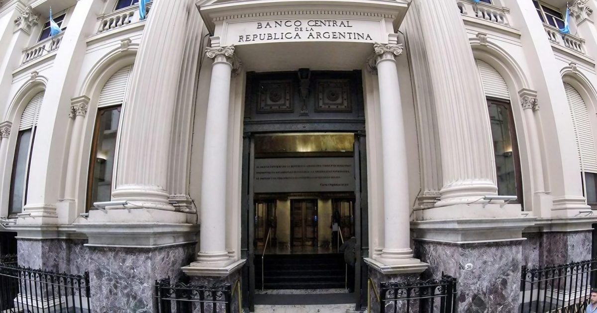 A cuánto llegarán el dólar y la inflación en 2024: pronósticos del mercado para un febrero más calmo