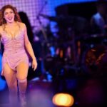 Turistas continúan ingresando por las fronteras terrestres para el concierto de Shakira, bajo vigilancia y orientación policial