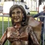 “Es horrible”: Mirtha Legrand se volvió a quejar de su estatua en Villa Cañás, su ciudad natal