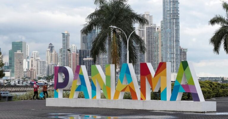 Panamá vuelve a los mercados internacionales para recomprar deuda y reducir intereses