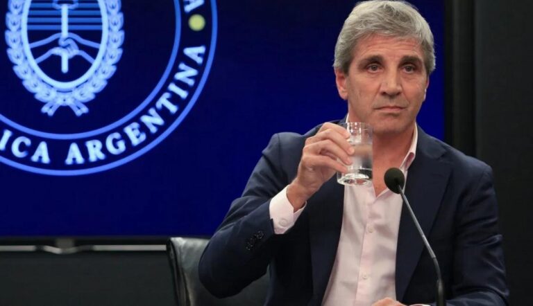 Inflación: doble tiro en el pie de Caputo