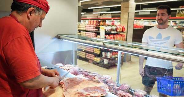 En un año, los alimentos y bebidas aumentaron "un mes" más que la inflación