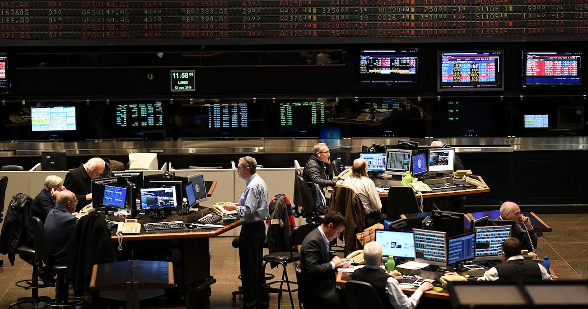 El mercado opera sin afectar la inflación: caída del dólar y aumento en tasas en pesos