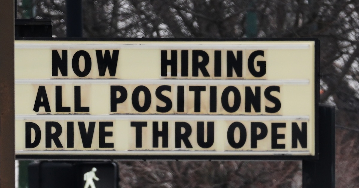 Estados Unidos sumó 130 mil puestos de trabajo en enero y el desempleo bajó al 4,3 %