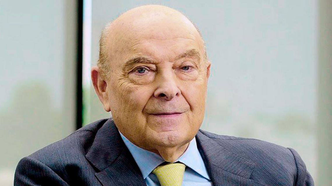 Cavallo desafía el plan de Milei: impacto del cepo y las reservas en la economía argentina 1 Cavallo desafía el plan de Milei: impacto del cepo y las reservas en la economía argentina