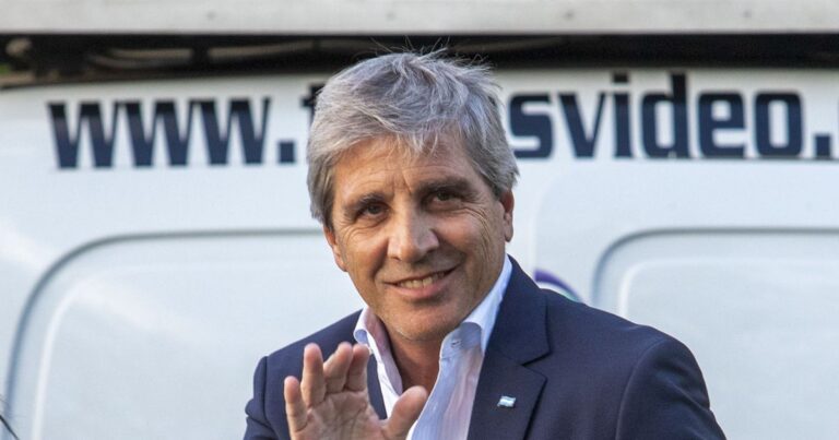 Toto Caputo volvió a aspirar pesos: logró un rollover de casi 124% y bajó un poco más las tasas