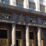 Prueba superada: el Tesoro renovó toda la deuda en pesos y logró absorber liquidez