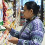 El INDEC de Toto Caputo dispara ráfagas por la culata: salarios para abajo, canastas para arriba