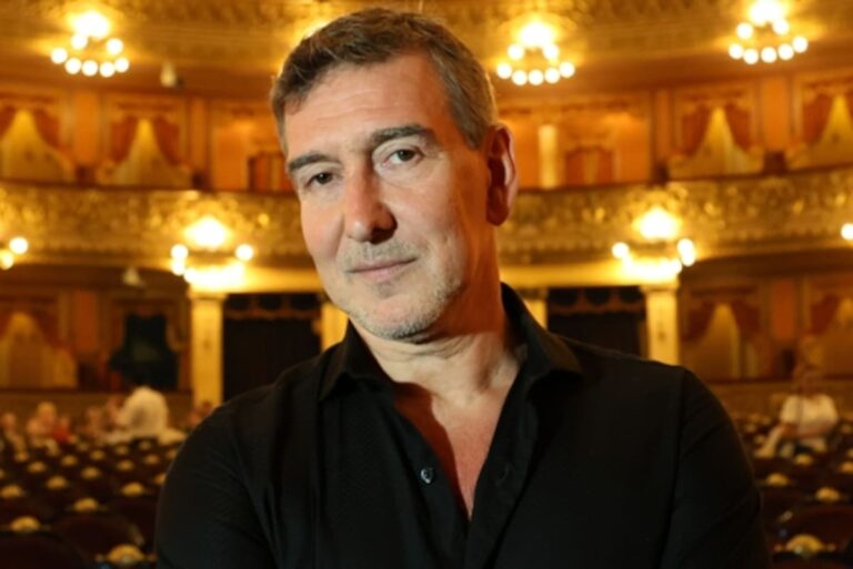 Julio Bocca apoya al bailarín víctima de comentarios homofóbicos en el programa de Beto Casella 6 Julio Bocca mostró su apoyo al bailarín que recibió comentarios homofóbicos en el programa de Beto Casella