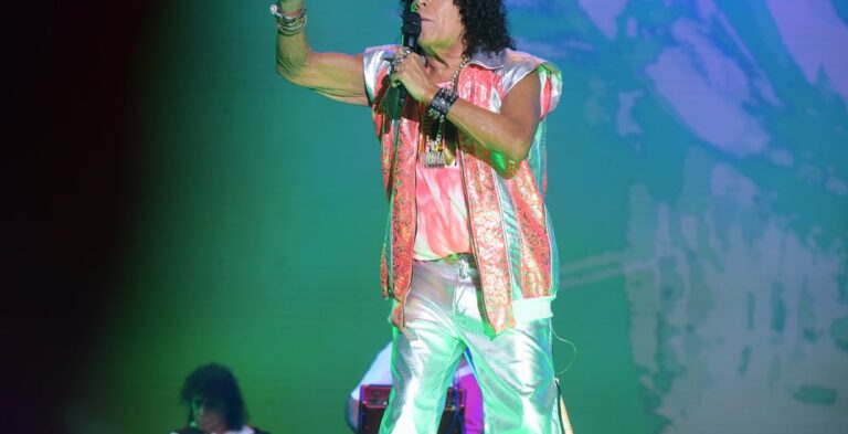 La Mona Jiménez interrumpe su show en Forja y genera preocupación por su salud 3 La Mona Jiménez frenó su show en Forja y despertó preocupación por su salud