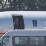 Así se fue Bad Bunny de Argentina: vidrios polarizados, seguridad privada y mucho hermetismo