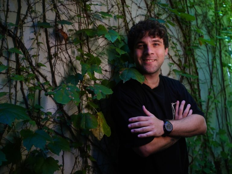 Agustín Guardis, saltó a la fama en Gran Hermano y ahora es el "hijo televisivo" de Beto Casella