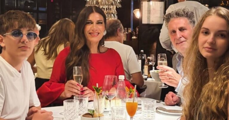 El cumpleaños íntimo de Flor de la V: el amor de su familia, el brindis y los deseos en una noche especial