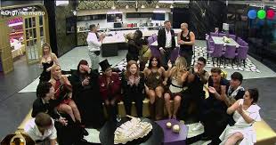 <html>
<head> <title>Eliminación en Gran Hermano: ¿Quién se despidió esta semana?</title>
</head>
<body> <h2>¿Quién se fue de Gran Hermano? Todo lo que tenés que saber</h2> <p>En la última gala de eliminación de <strong>Gran Hermano</strong>, la tensión estuvo a flor de piel. La expectativa creció entre los fanáticos del reality, ansiosos por saber quién sería el próximo en abandonar la casa. La noche estuvo marcada por momentos clave que definieron el destino de los participantes.</p> <h2>Nueva eliminada: detalles de la noche</h2> <p>Según el reporte de <a href="https://www.eldia.com/espectaculos/nueva-eliminada-de-gran-hermano-quien-abandono-la-casa-los-detalles-de-una-noche-clave-espectaculos_1782214320">Diario El Día de La Plata</a>, una de las participantes más queridas se despidió del juego. La emoción se apoderó de la casa y de los espectadores, quienes no podían creer lo que estaba sucediendo.</p> <h2>Encuesta caliente: el duelo entre Solange y Titi</h2> <p>El duelo de esta semana fue reñido, con porcentajes muy ajustados entre <strong>Solange Abraham</strong> y <strong>Titi Tcherkaski</strong>. En un informe de <a href="https://www.mitelefe.com/gran-hermano/mejores-momentos/ajustadisimo-los-porcentajes-del-versus-entre-solange-abraham-y-titi-tcherkaski">Telefe</a>, se analizan los números y la tensión que generó este enfrentamiento entre los seguidores de ambos participantes.</p> <h2>Lo que dicen las encuestas</h2> <p>De acuerdo a lo que indican las encuestas, hay una fuerte expectativa en torno a quién será el próximo en abandonar el programa. Un artículo de <a href="https://www.lanacion.com.ar/espectaculos/quien-se-va-de-gran-hermano-el-lunes-segun-las-encuestas-nid19062026/">La Nación</a> destaca las proyecciones y opiniones de la audiencia, que ya comienzan a especular sobre los posibles desenlaces.</p> <p>En resumen, la pregunta <strong>¿quién se fue de Gran Hermano?</strong> sigue generando interés y emoción entre los seguidores del reality. La próxima gala promete ser igual de intensa, con muchas sorpresas y revelaciones para el público.</p> </body>
</html> 2 ¿quien se fue de gran hermano?