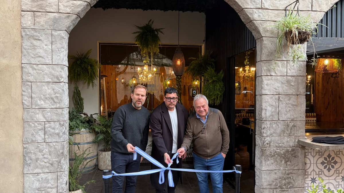 Santo Sushi inauguró un nuevo restaurante en Plaza Canning con una propuesta renovada 1 Santo Sushi inauguró un nuevo restaurante en Plaza Canning con una propuesta renovada