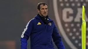 <html>
<head> <title>Sebastián Villa: Últimas Noticias y Posibles Negociaciones con Boca Juniors</title> <meta name="description" content="Últimas noticias sobre Sebastián Villa y su posible llegada a Boca Juniors. Conoce los detalles de las negociaciones y alternativas en el mercado de pases.">
</head>
<body> <h1>Sebastián Villa: Últimas Noticias y Posibles Negociaciones con Boca Juniors</h1> <p><strong>La novela de Sebastián Villa sigue en pie, y Boca Juniors se encuentra en una encrucijada respecto a su futuro.</strong> En medio de un mercado de pases agitado, el club evalúa diferentes alternativas para reforzar su plantilla, en caso de que la situación del delantero no se resuelva a su favor.</p> <h2>Alternativas en el Mercado</h2> <p>Según los últimos informes, Boca busca nuevas opciones mientras aguarda noticias sobre Villa. <strong>Las dos alternativas principales que están en el radar del club son Carrizo y Palacios.</strong> Este movimiento es clave para asegurar un rendimiento competitivo en la próxima temporada.</p> <h2>Detalles de la Negociación con Independiente Rivadavia</h2> <p>En otro frente, los detalles de la negociación entre Sebastián Villa e Independiente Rivadavia están tomando forma. <strong>Se habla de condiciones específicas que podrían definir su pase a Boca, aunque hay que esperar la confirmación de ambas partes.</strong> Este hecho ha mantenido a los hinchas en vilo y con grandes expectativas.</p> <h2>Optimismo en Boca</h2> <p>A pesar de las incertidumbres, hay un aire de optimismo en el club respecto a la llegada de Sebastián Villa. <strong>Las declaraciones de fuentes cercanas indican que hay una luz verde para que se concrete su incorporación.</strong> Esto podría traer un cambio significativo en la dinámica del equipo.</p> <h2>Conclusión</h2> <p>En resumen, la situación de Sebastián Villa en Boca Juniors sigue desarrollándose. Con alternativas en el mercado y detalles de negociaciones en juego, los próximos días serán cruciales para definir su futuro en el club.</p>
</body>
</html> 2 sebastián villa
