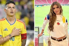 <html>
<head> <title>James Rodríguez: Noticias, Vida Personal y Desempeño en el Fútbol</title> <meta name="description" content="Entérate de las últimas novedades sobre James Rodríguez, el destacado capitán de la Selección de Colombia.">
</head>
<body> <h1>James Rodríguez: Noticias, Vida Personal y Desempeño en el Fútbol</h1> <h2>James Rodríguez y su vida personal</h2> <p>Recientemente, el nombre de <strong>James Rodríguez</strong> ha vuelto a ocupar titulares, no solo por su carrera como futbolista, sino también por su vida personal. Se ha hablado mucho sobre su relación con Luisa Duque, quien ha sido presentada como su novia. Esta conexión ha despertado el interés de los fanáticos y los medios, que no dejan de seguir cada movimiento de la pareja.</p> <h2>El desempeño de James en el fútbol internacional</h2> <p>A pesar de los altibajos en su carrera, <strong>James Rodríguez</strong> continúa siendo una figura clave en la Selección de Colombia. Su capacidad para influir en el juego y su talento innato lo han mantenido en el centro de atención, especialmente en competencias importantes. La afición espera con ansias su participación en futuros torneos internacionales.</p> <h2>El entorno futbolístico y comparaciones con otros grandes</h2> <p>En medio de la fascinación por <strong>James Rodríguez</strong>, también surgen comparaciones con otros futbolistas destacados. Recientemente, se han hecho eco de las críticas hacia grandes figuras como Cristiano Ronaldo, lo que posiciona a James en un contexto donde se le valora aún más. La presión y las expectativas son altas, pero su talento sigue brillando.</p> <h2>Conclusión</h2> <p>En definitiva, <strong>James Rodríguez</strong> sigue siendo un referente en el fútbol colombiano y un personaje relevante en el ámbito deportivo internacional. Su vida personal y profesional continúa generando interés, lo que lo convierte en un tema constante de conversación entre los aficionados al deporte.</p>
</body>
</html> 3 james rodríguez