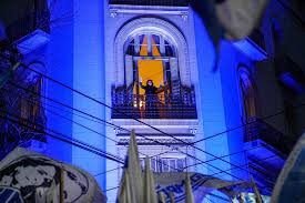 <h1>Rechazo de la Corte de Casación a las modificaciones en la detención domiciliaria de Cristina Kirchner</h1> 5 condena