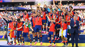 <html>
<head> <title>Copa Mundial de la FIFA 2026: Impacto, Debates y Proyecciones Futuras</title> <meta name="description" content="Un vistazo a la Copa Mundial de la FIFA 2026, explorando su impacto, debates sobre su calidad y las proyecciones para el futuro.">
</head>
<body> <h1>Copa Mundial de la FIFA 2026: Impacto, Debates y Proyecciones Futuras</h1> <h2>La Copa Mundial de la FIFA 2026: Un Evento Controversial</h2> <p>La Copa Mundial de la FIFA 2026 ha generado un amplio espectro de opiniones, tanto de elogios como de críticas. Este torneo ha inspirado a muchos, pero también ha dejado a otros frustrados. El debate sobre su calidad y organización ha sido intenso, como lo señala un artículo de ESPN que analiza las emociones encontradas que ha provocado.</p> <h2>¿La Mejor Copa Mundial de la Historia?</h2> <p>Desde la perspectiva de CBS News, la pregunta sobre si la Copa Mundial de la FIFA 2026 es la mejor de todos los tiempos ha suscitado un diálogo apasionante. La opinión pública está dividida, y las comparaciones con ediciones anteriores son inevitables. Este análisis invita a los aficionados a reflexionar sobre sus experiencias y recuerdos del torneo.</p> <h2>Expectativas para el Futuro: Mirando Hacia 2030</h2> <p>The Athletic ha abordado la discusión sobre los mejores y peores equipos de la Copa Mundial y ha realizado proyecciones para la edición de 2030. Las expectativas son altas, y el interés en quién ganará el próximo torneo ya comienza a tomar forma. La anticipación por lo que vendrá después de la Copa Mundial de 2026 es palpable entre los seguidores del fútbol.</p> <h2>Conclusión</h2> <p>La Copa Mundial de la FIFA 2026 ha dejado una huella significativa en la comunidad futbolística. Con opiniones diversas y un futuro incierto, los aficionados continúan debatiendo y soñando con lo que traerá el próximo torneo.</p>
</body>
</html> 2 2026