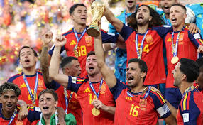 <html>
<head> <title>Ranking FIFA 2026: España Supera a Argentina y Otros Cambios Clave</title>
</head>
<body> <h1>Ranking FIFA 2026: España Supera a Argentina y Otros Cambios Clave</h1>
<p>En una reciente actualización del <strong>ranking FIFA 2026</strong>, se ha dado a conocer que España ha logrado superar a Argentina tras la final del Mundial de 2026. Este cambio en las posiciones refleja el desempeño destacado del equipo español durante el torneo, lo que ha generado un gran revuelo entre los aficionados al fútbol.</p> <h2>Super Eagles Enfrentan Desafíos en el Ranking</h2>
<p>Por otro lado, la selección de Nigeria, conocida como los Super Eagles, se mantiene en la posición 26 del <strong>ranking FIFA 2026</strong>, aunque ha caído al cuarto lugar en el continente africano. Este desliz en su clasificación podría afectar su preparación para futuras competencias.</p> <h2>Un Hito para Marruecos en el Ranking</h2>
<p>En otro aspecto notable, Marruecos ha alcanzado su mejor posición en la historia del <strong>ranking FIFA 2026</strong>, ubicándose en el sexto lugar después de un destacado desempeño en la Copa del Mundo. Este logro resalta el crecimiento del fútbol en el país y su potencial en el escenario internacional.</p> <h2>Conclusión</h2>
<p>El <strong>ranking FIFA 2026</strong> continúa siendo un tema candente en el mundo del fútbol. Los cambios en las posiciones reflejan no solo los resultados de los equipos, sino también el impacto que estos tienen en su futuro en competiciones internacionales. Para más información sobre estas actualizaciones, te invitamos a explorar los artículos relacionados.</p> </body>
</html> 7 ranking fifa 2026